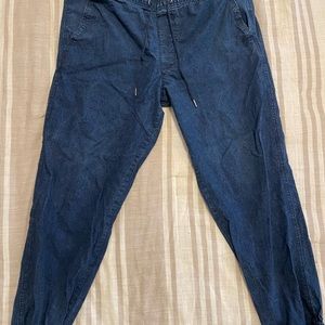 Gap Sweatpants in Jean-like material - Size L
